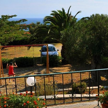 Aris Pension アギア・パラスカヴィ エクステリア 写真